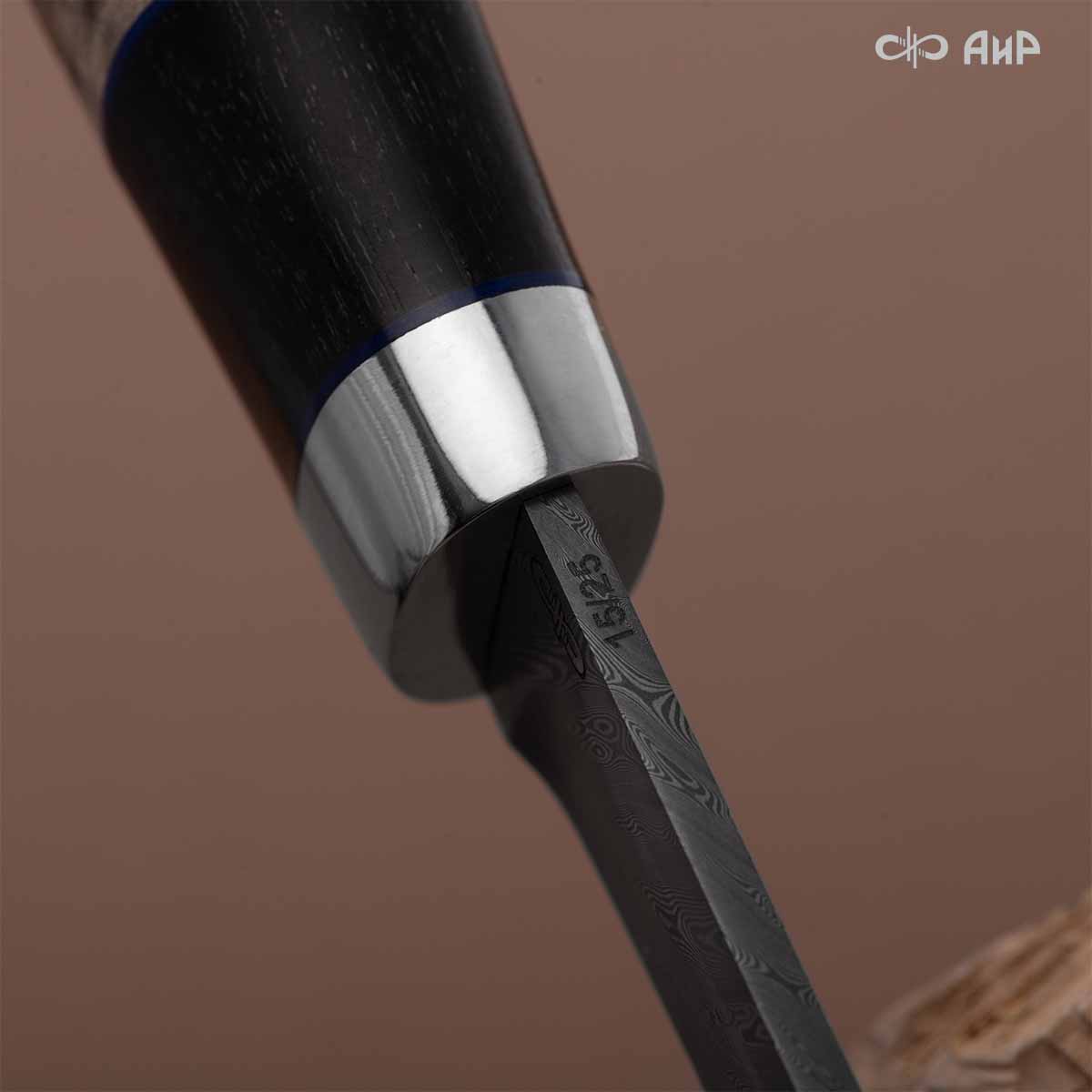Финка Нью (наборная: стабилизированный граб, стабилизированный кап клена коричневый, фибра синяя, алюмин.втулка, авторские ножны, кастомная заточка) ZDI-1016, узор твист № 15 - Компания «АиР»