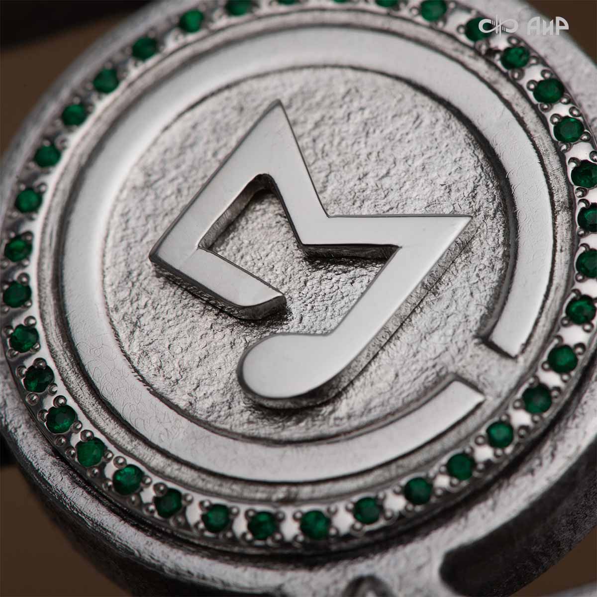 Ключ ювелирный из серебра с бриллиантами и изумрудами Сила веры, Артикул: 38972 - Компания «АиР»