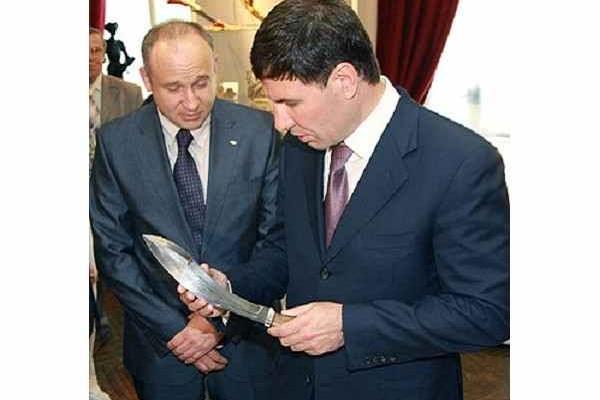 Компанию «АиР» посетил губернатор Челябинской области.  - Промышленное клинковое производство. Компания «АиР»