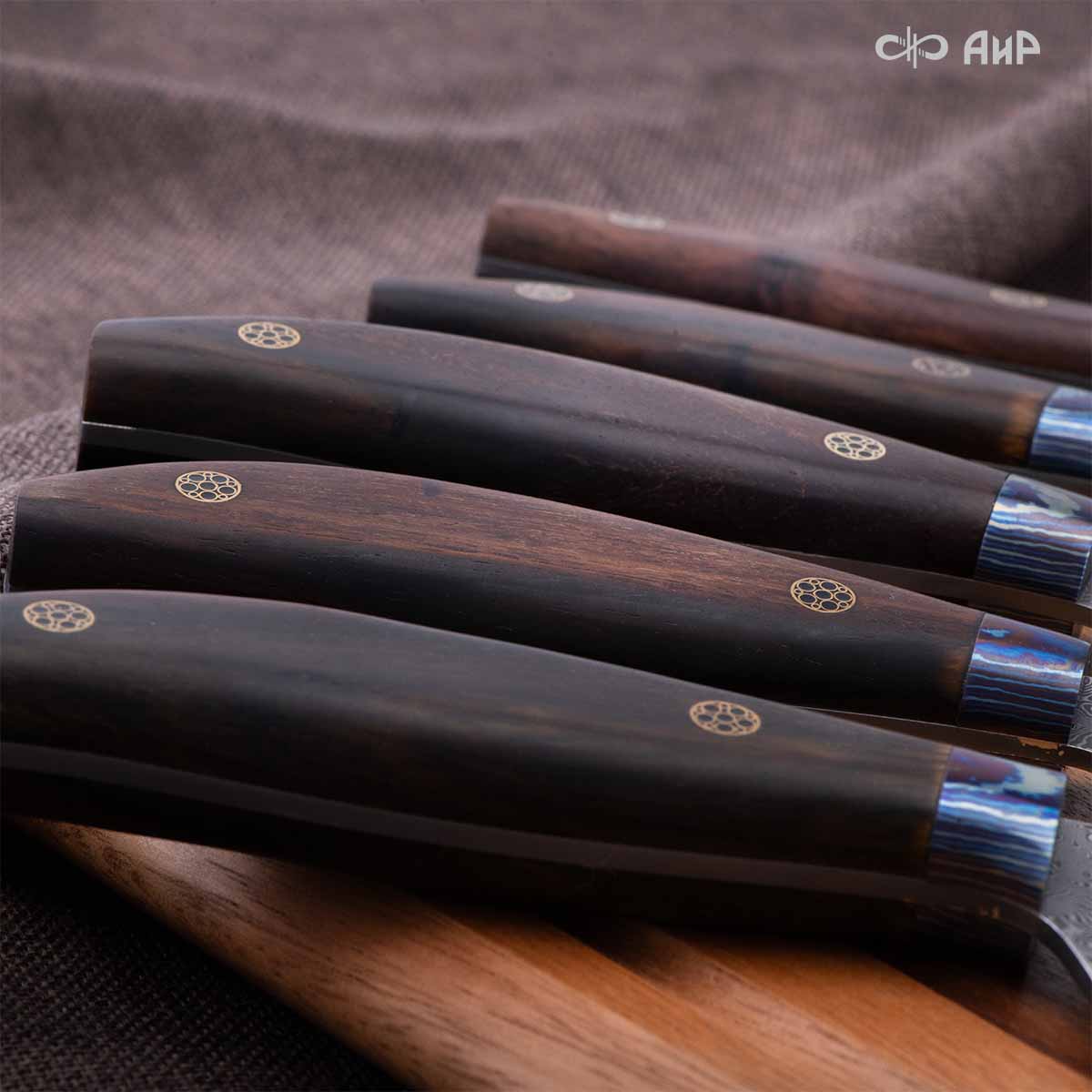 Набор Поварской-5 ЦМ (стабилизированный палисандр, ZlaTi, мозаичные пины, кожаный кейс) дамасская сталь ZDI-1016 - Компания «АиР»