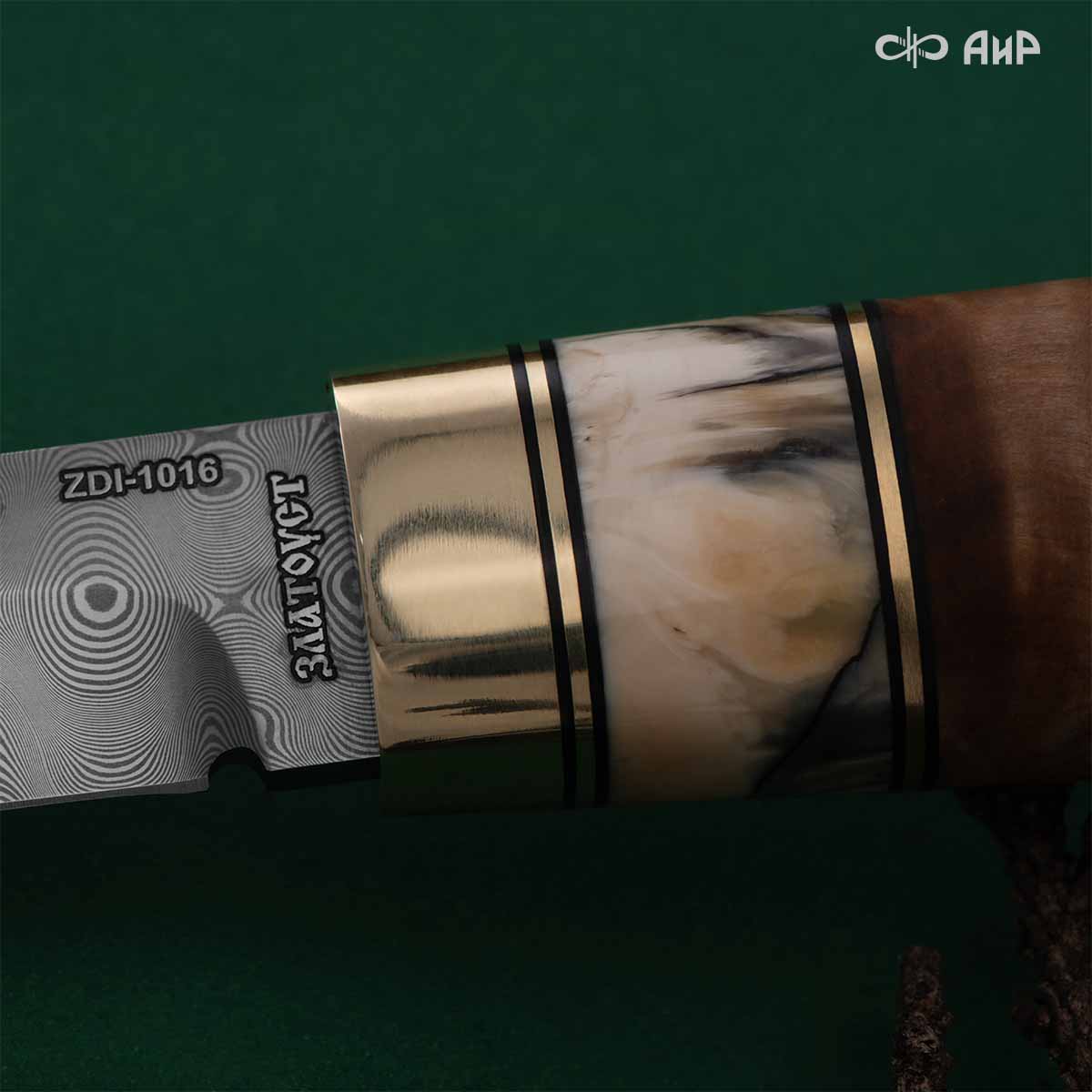 Финка Лаппи (наборная: стабилизированная карельская береза натуральная, стабилизированный зуб мамонта, латунь, фибра) дамасская сталь ZDI-1016, узор пирамида - Компания «АиР»