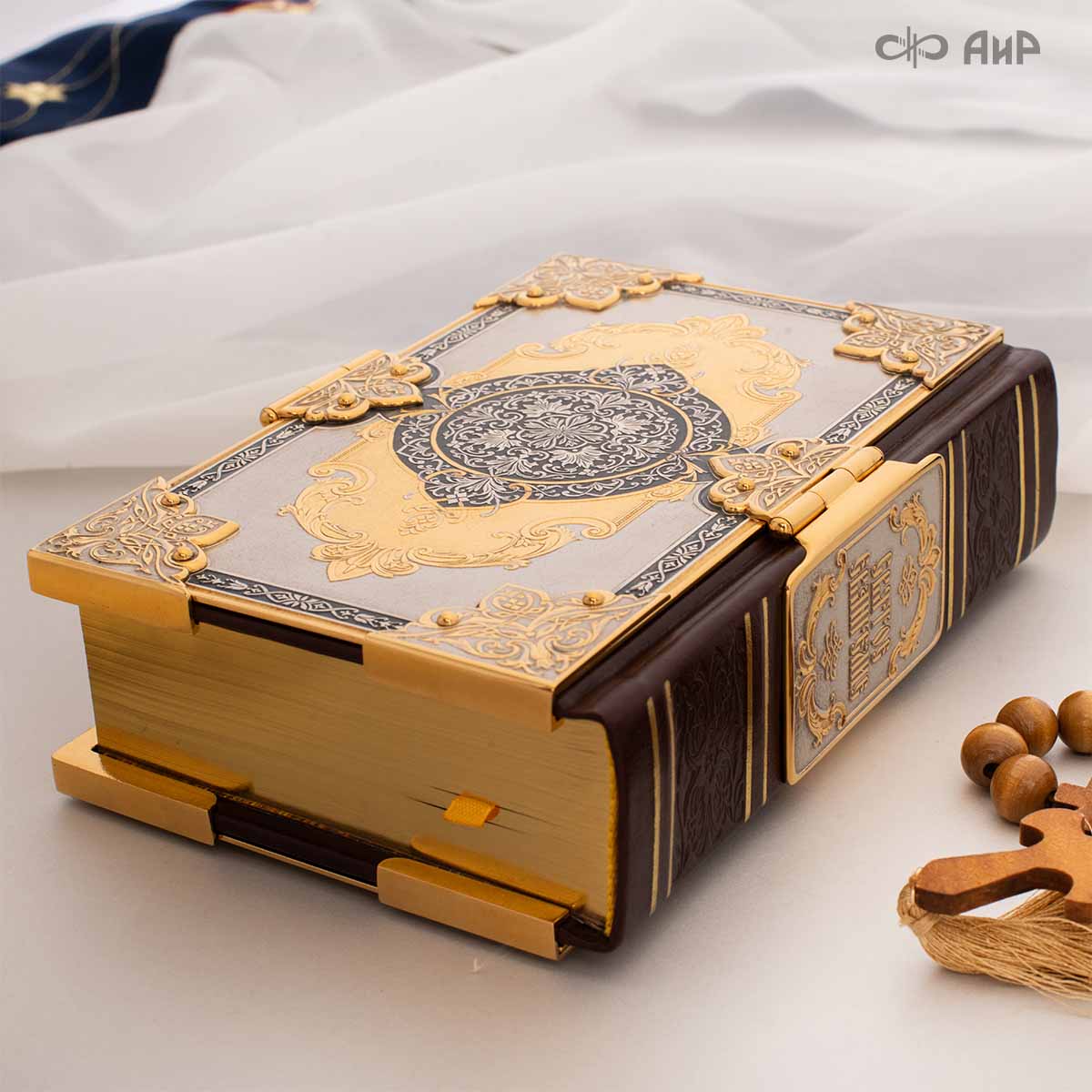 Святое Евангелие в окладе, Артикул: 38995 - Компания «АиР»