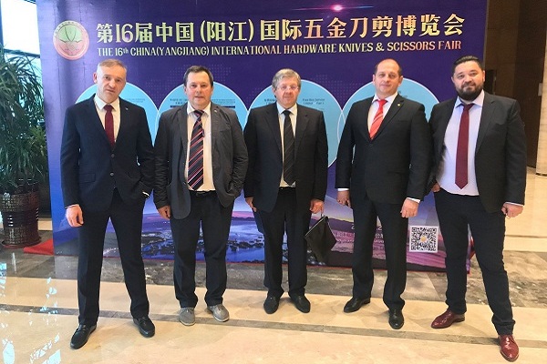 Представители «АиР» посетили Китайскую Народную Республику с деловым визитом.  - Промышленное клинковое производство. Компания «АиР»