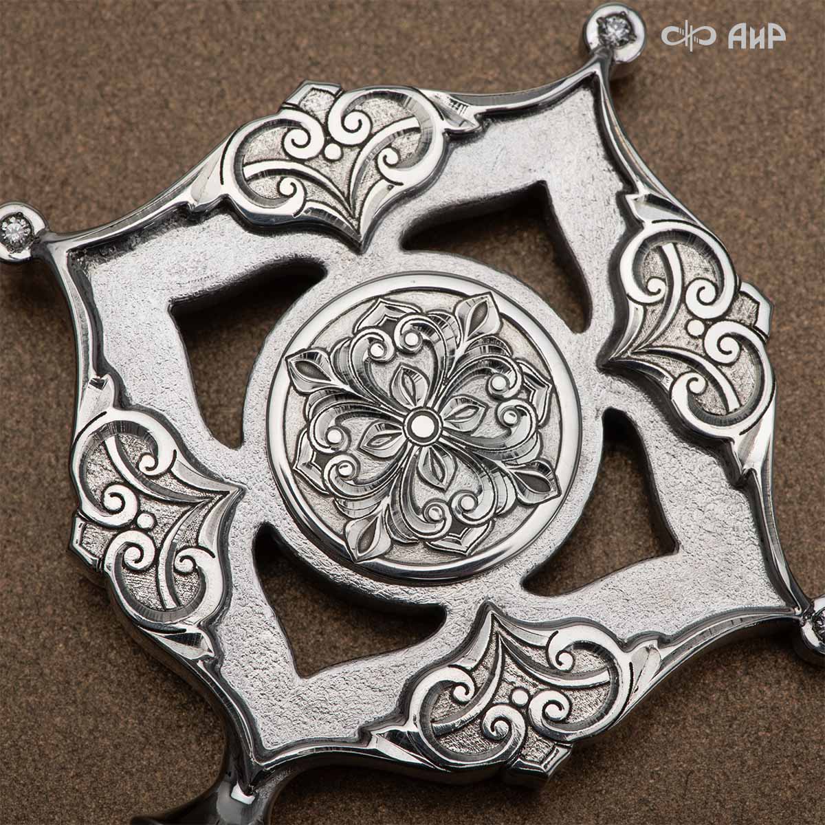 Ключ ювелирный из серебра с бриллиантами и изумрудами Сила веры, Артикул: 38972 - Компания «АиР»