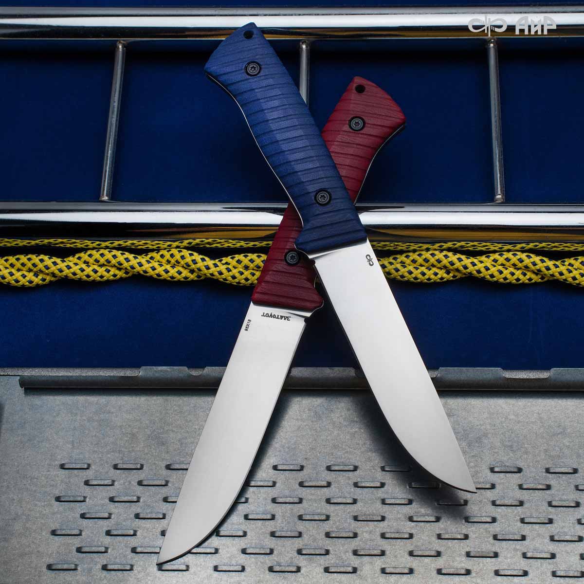 Ножи какой фирмы. Нож Бекас. АИР ножи Бекас в синей микарте. Самая популярная фирма ножей. Как называется фирма ножей с лапой птицы.