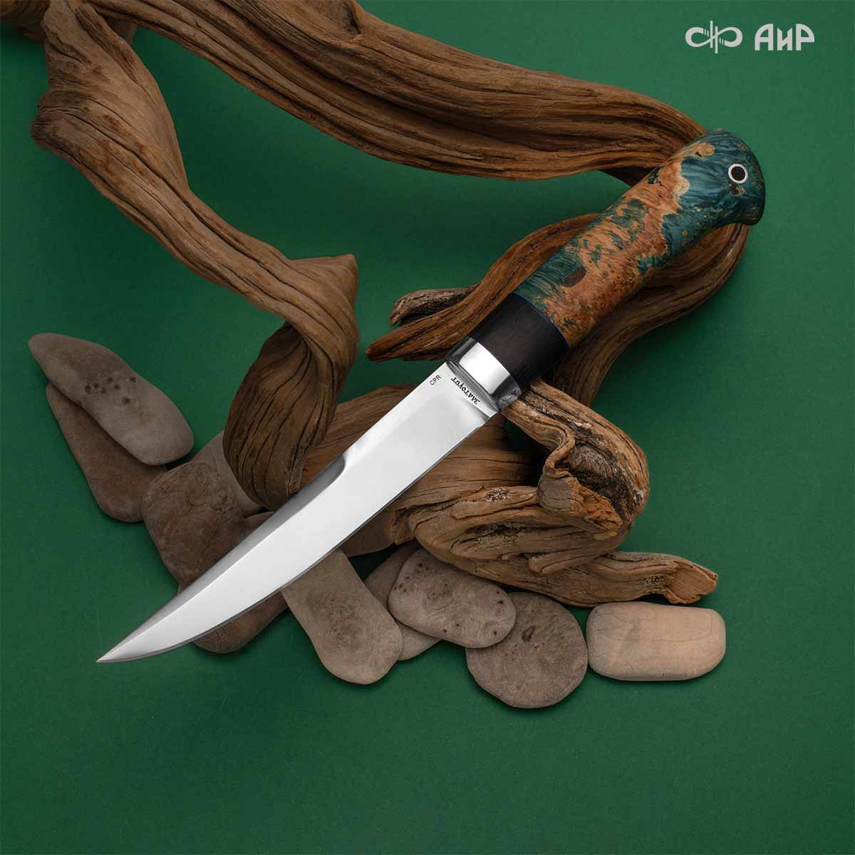 Финка Нью (наборная: стабилизированный граб, стабилизированный кап клена зеленый, фибра синяя, алюмин.втулка, авторские ножны, кастомная заточка) CPR, № 04 - Компания «АиР»
