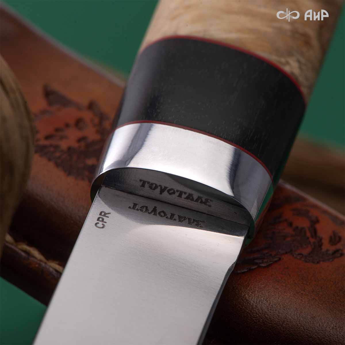 Финка Нью (наборная: стабилизированный граб, стабилизированный кап клена натуральный, фибра красная, алюмин.втулка, авторские ножны, кастомная заточка) CPR, № 01 - Компания «АиР»