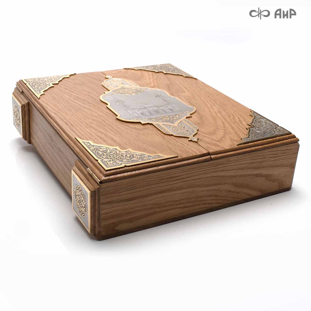 Коран на арабском языке в окладе с зелеными алпанитами, в коробке с декоративной накладкой , Артикул: 39178 - Компания «АиР»