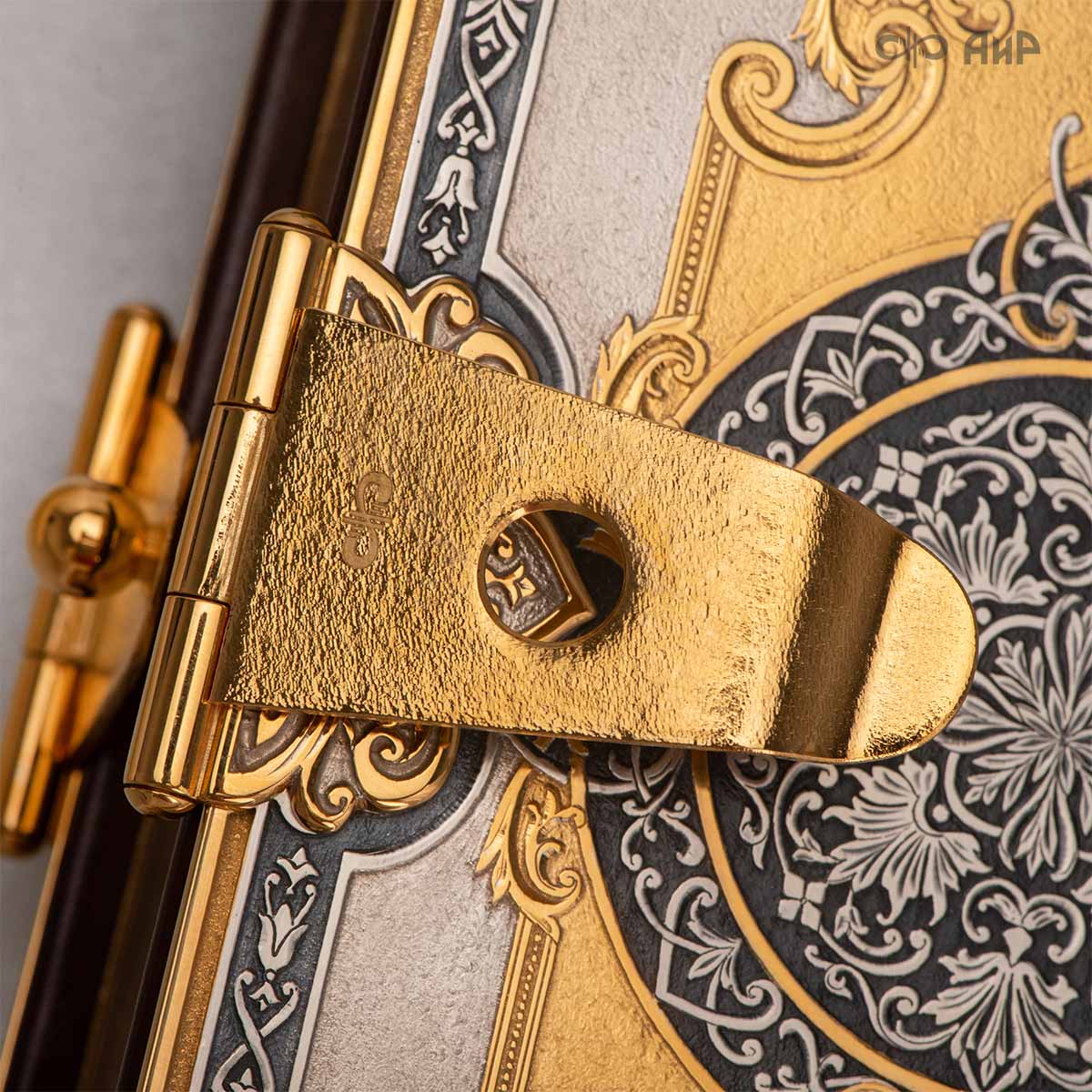 Святое Евангелие в окладе, Артикул: 38995 - Компания «АиР»