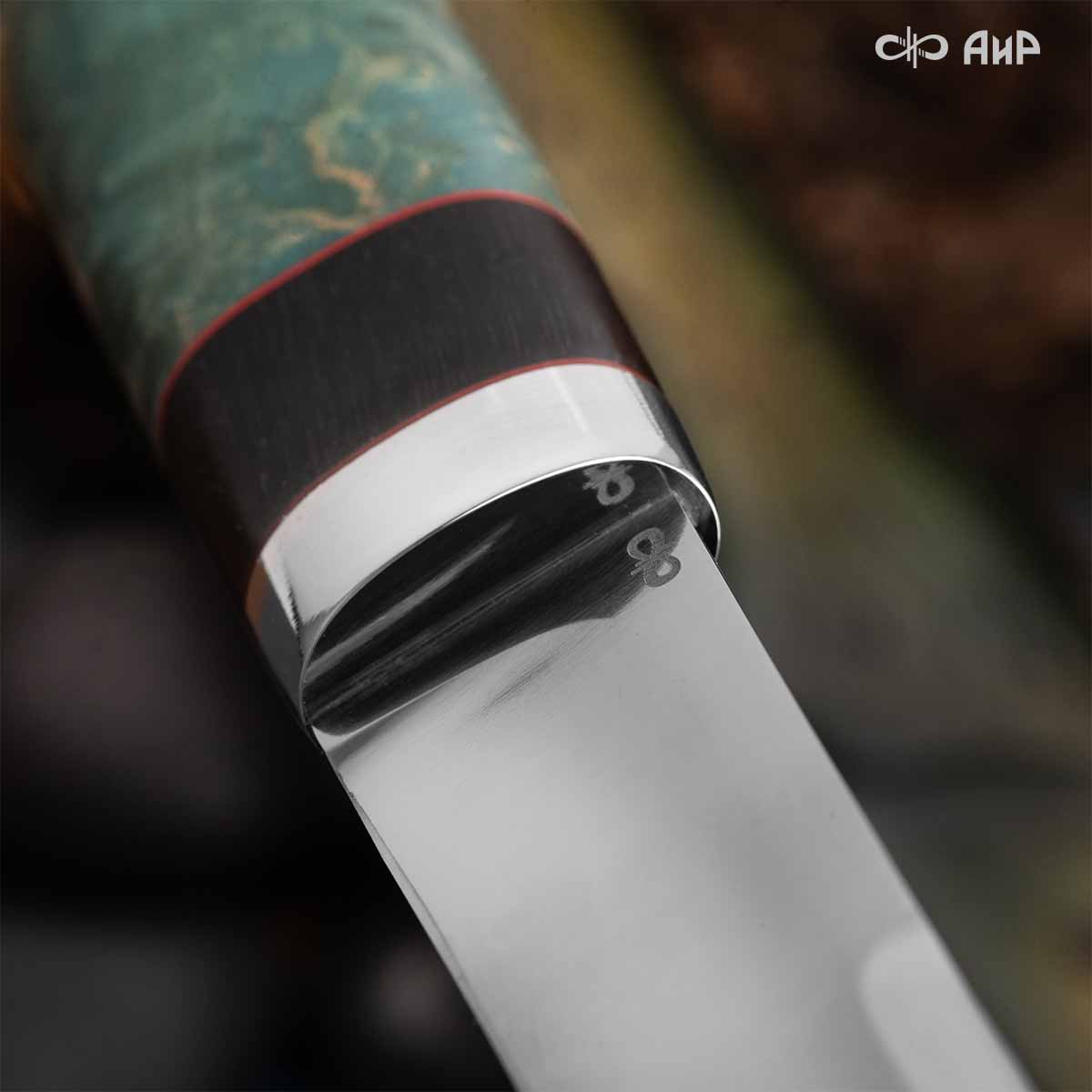 Финка Нью (наборная: стабилизированный граб, стабилизированный кап клена зеленый, фибра красная, алюмин.втулка, авторские ножны, кастомная заточка) 100Х13М, № 22 - Компания «АиР»