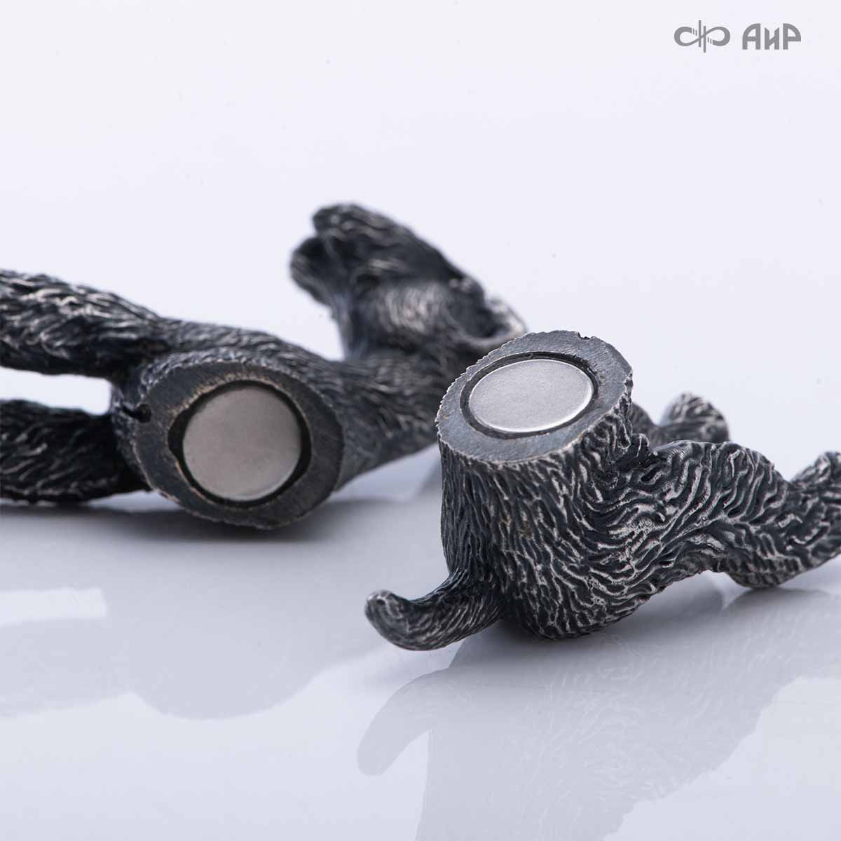 Сувенир Вельштерьер № 3 (литье, латунь, чернение серебра, магнит) - Компания «АиР»