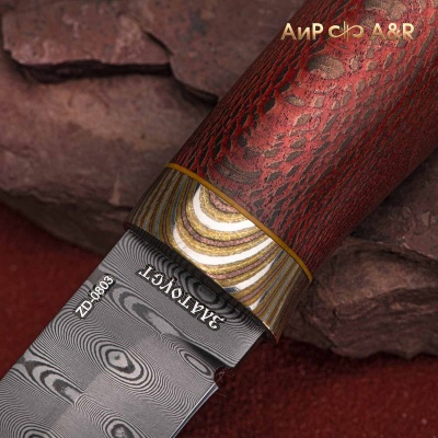 Пескарь (стабилизированный платан красный, мокуме гане) дамасская сталь ZD-0803, узор ступени  - Компания «АиР»