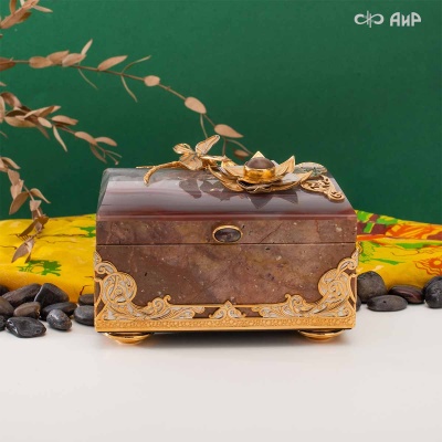 Шкатулка Стрекоза и лотос из яшмы и агата, Артикул: 39044 - Компания «АиР»