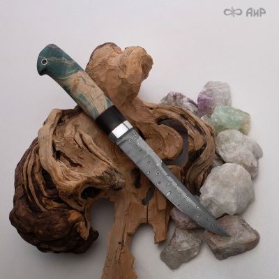 Финка Нью (наборная: стабилизированный граб, стабилизированный кап клена зеленый, фибра красная, алюмин.втулка, авторские ножны, кастомная заточка) ZDI-1016, узор ступени № 13 - Компания «АиР»