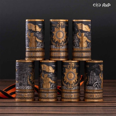  Набор 80 лет Великой Победы (нож Финка-2 с золотом, 40Х10С2М, стопка) Артикул: 39063, 39064 - Компания «АиР»