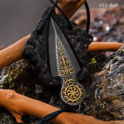 Подвеска-нож Древо жизни, карбон, дамасская сталь ZDI-1016, золото, Артикул: AF0000019779 - Компания «АиР»