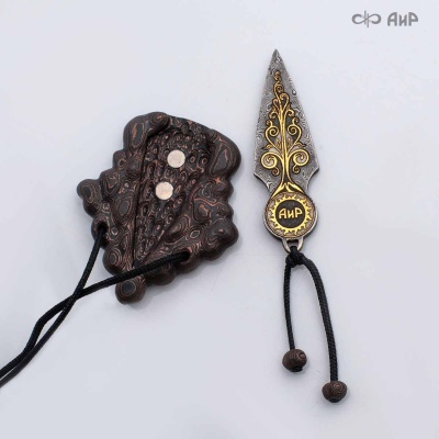 Подвеска-нож Древо жизни, карбон, дамасская сталь ZDI-1016, золото, Артикул: AF0000019779 - Компания «АиР»