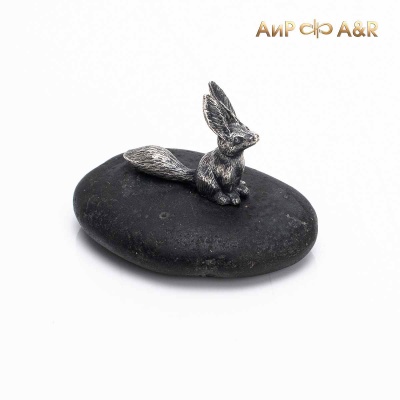  Сувенир "Лис на камне" (галька, серебро) - Компания «АиР»