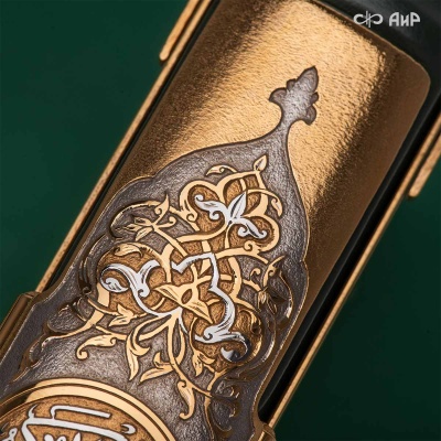 Коран на арабском языке в окладе с зелеными алпанитами, Артикул: 39178 - Компания «АиР»