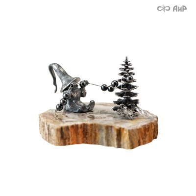 Сувенир Снежный гном, магнетит, окаменелое дерево, Артикул: 35147 - Компания «АиР»