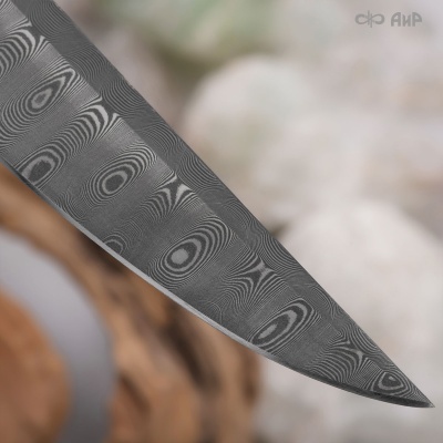 Финка Нью (наборная: стабилизированный граб, стабилизированный кап клена зеленый, фибра красная, алюмин.втулка, авторские ножны, кастомная заточка) ZDI-1016, узор ступени № 13 - Компания «АиР»