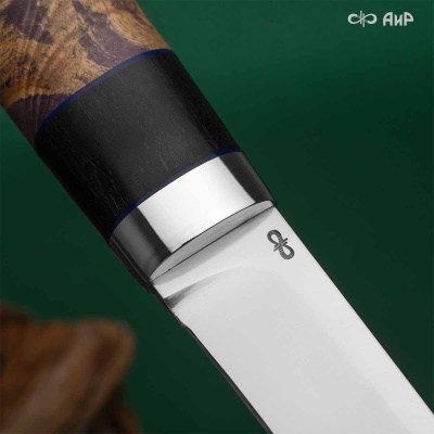 Финка Нью (наборная: стабилизированный граб, стабилизированный кап клена фиолетовый, фибра синяя, алюмин.втулка, авторские ножны, кастомная заточка) CPR, № 02 - Компания «АиР»