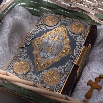 Святое Евангелие в окладе, Артикул: 39105 - Компания «АиР»