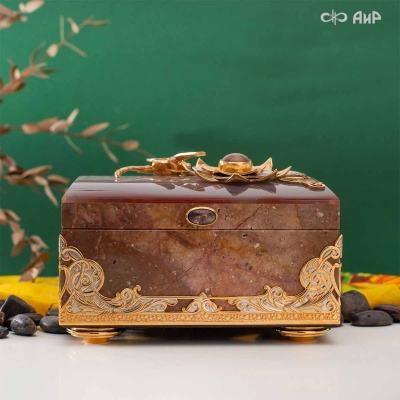 Шкатулка Стрекоза и лотос из яшмы и агата, Артикул: 39044 - Компания «АиР»