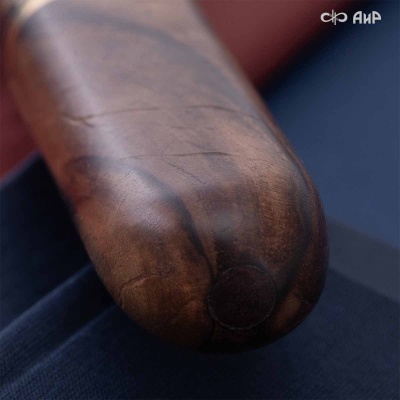 Композиция Фидель с сигарой, ореховый кап, золото, черный никель, дамасская сталь ZDI-1016, Артикул: AF0000025163 - Компания «АиР»