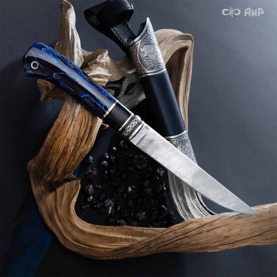  Нож Финка-5 с сюжетом Волки, композит с растительными волокнами синий, комбинированные ножны, Артикул: 38683 - Компания «АиР»