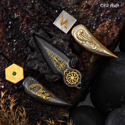 Подвеска-нож Древо жизни, карбон, дамасская сталь ZDI-1016, золото, Артикул: AF0000019779 - Компания «АиР»