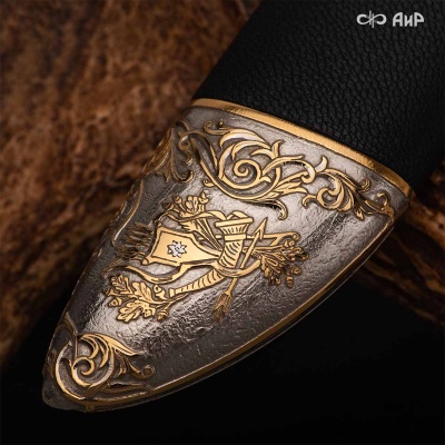 Нож Бекас с сюжетом Охотник и медведь, комбинированные ножны, Артикул: 39034 - Компания «АиР»