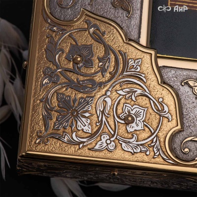 Икона Божией Матери Всецарица (Пантанасса) в окладе и киоте, Артикул: 39149 - Компания «АиР»