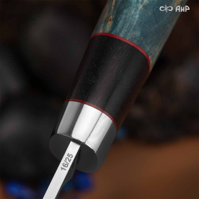Финка Нью (наборная: стабилизированный граб, стабилизированный кап клена зеленый, фибра красная, алюмин.втулка, авторские ножны, кастомная заточка) N690, № 16 - Компания «АиР»