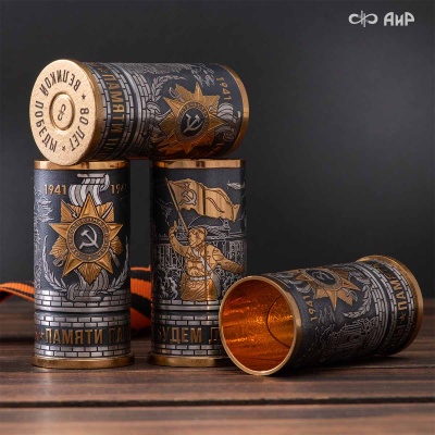  Набор 80 лет Великой Победы (нож Финка-2 с золотом, 40Х10С2М, стопка) Артикул: 39063, 39064 - Компания «АиР»