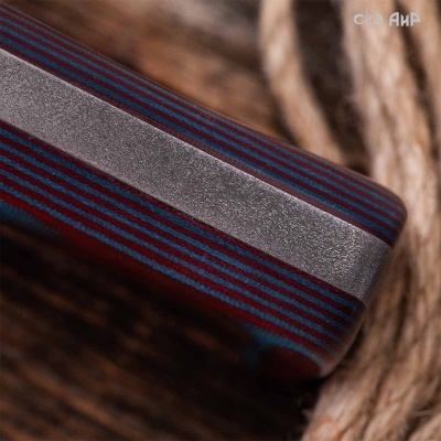 Уралмаш тесак (микарта красно-синяя, паракорд с темлячным узлом, кастомная заточка) дамасская сталь ZD-0801, узор ступени - Компания «АиР»