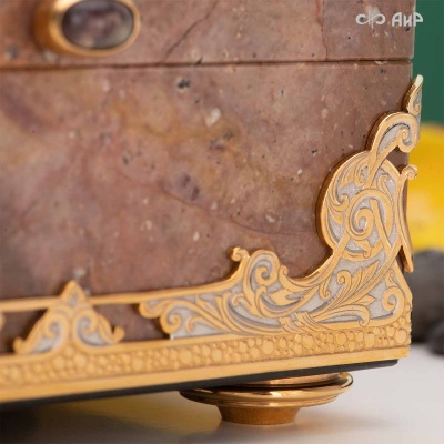 Шкатулка Стрекоза и лотос из яшмы и агата, Артикул: 39044 - Компания «АиР»