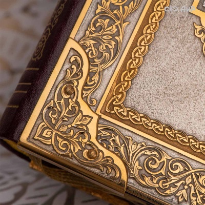  Святое Евангелие в окладе, Артикул: 38848 - Компания «АиР»