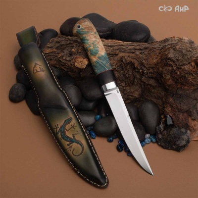 Финка Нью (наборная: стабилизированный граб, стабилизированный кап клена зеленый, фибра красная, алюмин.втулка, авторские ножны, кастомная заточка) N690, № 16 - Компания «АиР»